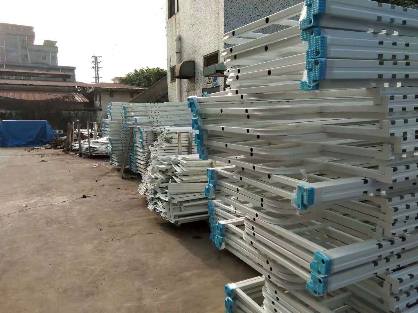 廠區(qū)堆滿鐵床怎么辦？